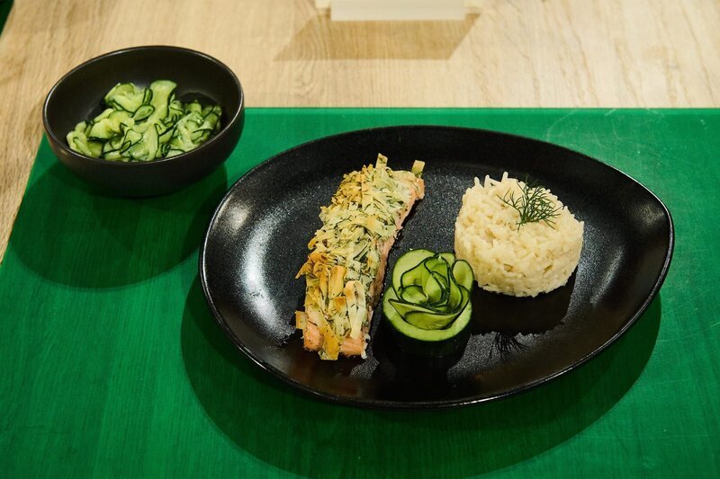 Leibgericht: Lachs mit Strudelhaube, Basmati und Gurkensalat von Matthias Kalthoff – Bild: ZDF