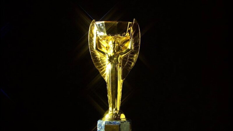 Der Pokal der Fußballweltmeisterschaft. – Bild: broadview.tv /​ ZDF