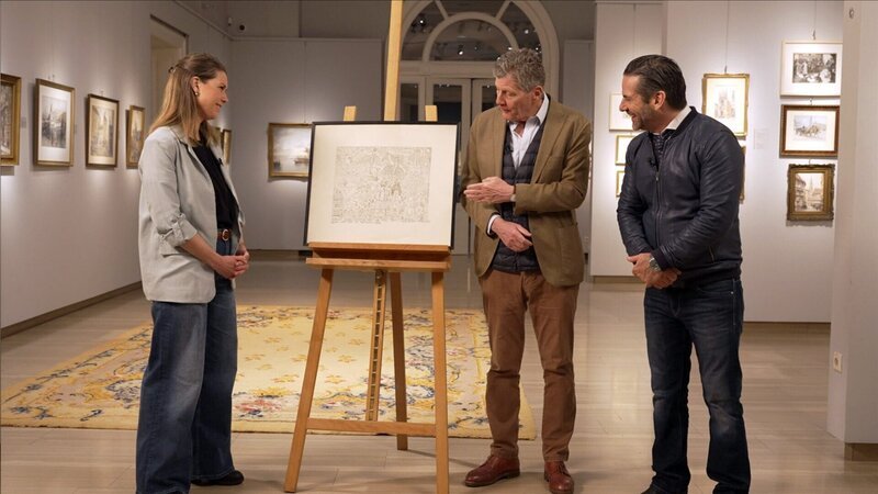Karl Hohenlohe, Manuel Ortega und Expertin Elisabeth Wallner schauen ein Grafik von Walla an. – Bild: ORF/​Clever Contents