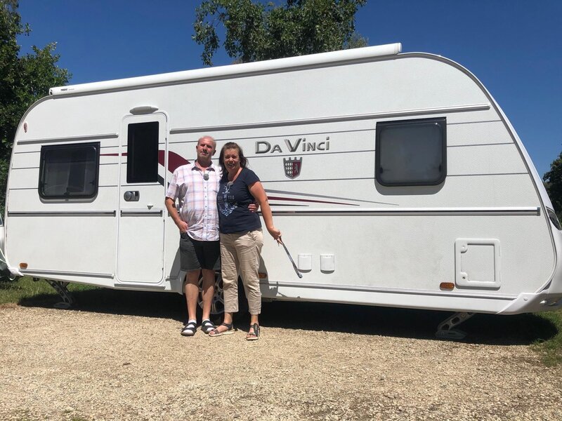 Andy und Annette; Camping-Pech, Segelglück, Mobilheim-Ferien – Bild: RTL /​ Tokee Bros.