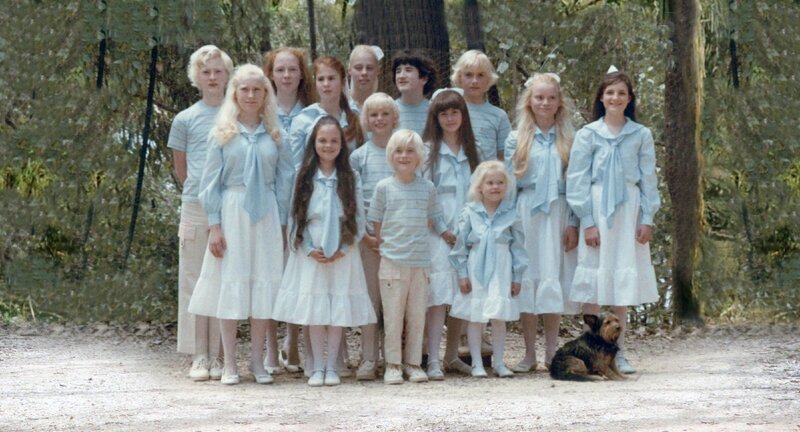 ‚Hamilton-Byrne‘-Kinder, 1980er  +++ Die Verwendung des sendungsbezogenen Materials ist nur mit dem Hinweis und Verlinkung auf RTL+ gestattet. +++; ‚Hamilton-Byrne‘-Kinder, 1980er  +++ Die Verwendung des sendungsbezogenen Materials ist nur mit dem Hinweis und Verlinkung auf RTL+ gestattet. +++ – Bild: RTL