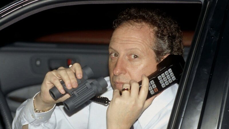 Anthony Pellicano bei der Arbeit: Der Hollywood-Detektiv observiert mit legalen und illegalen Methoden. – Bild: ZDF und Prime Entertainment Group
