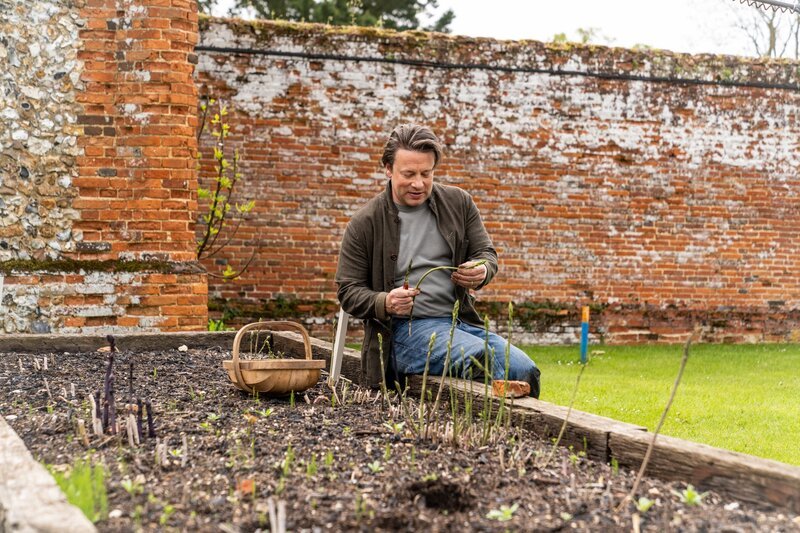 Jamie Oliver. – Bild: ORF/​Fremantle/​Jamie Oliver Enterprises Ltd./​Chris Terry