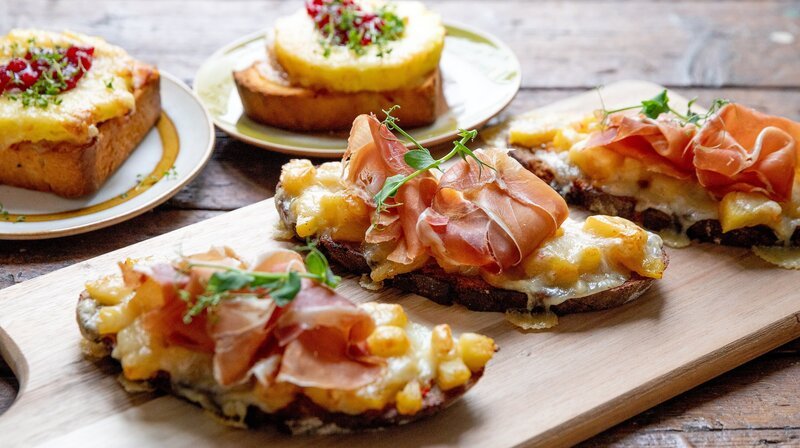 Toast Hawaii Variationen – Bild: HR/​NDR/​Claudia Timmann