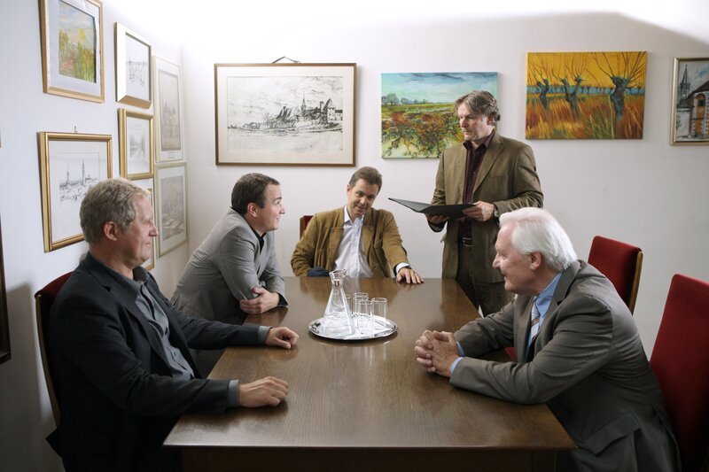 Harald Krassnitzer (Thomas Stickler), Achim Schelhas (Paul Stickler), Stefan Fleming (Georg Plattner), Max Herbrechter (Andreas Koblenz), Wolfgang Hübsch (Gottfried Schnell). – Bild: ORF/​Petro Domenigg