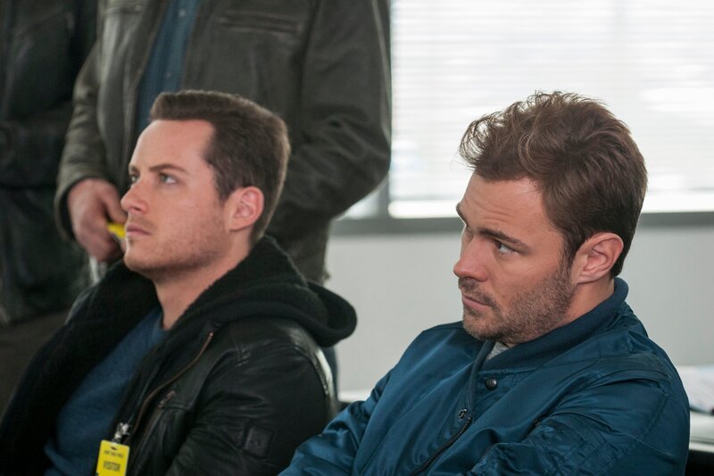CHICAGO P.D. -- „We Don’t Work Together Anymore“ Episode 211 -- Jesse Lee Soffer als Jay Halstead, Patrick John Flueger als Adam Ruzek. – Bild: NBCUniversal Media, LLC