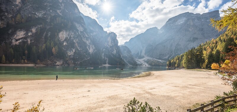 Landschaft – der Pragserwildsee. – Bild: ServusTV /​ Erwin Steiner /​ Armin Mayr /​ FotoArmin