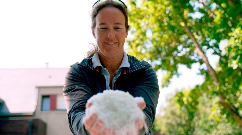 Marie Rainfray ist Salzbäuerin in Guerande. – Bild: NDR/​miramedia/​Elke Bille