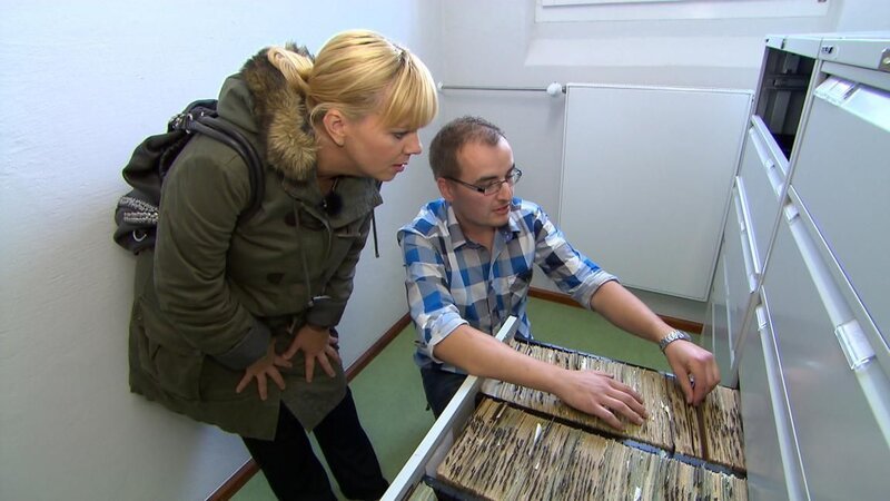 Julia Leischik (l.) – Bild: SAT.1
