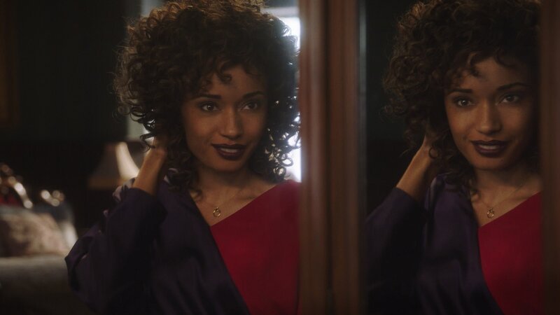 Astra (Olivia Swann) – Bild: DC /​ Warner Bros. Ent. Inc.