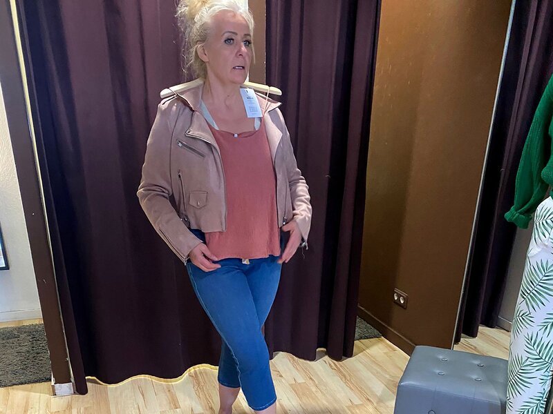 Kandidatin Ilona – Bild: RTL /​ Constantin Ent. /​ Motto in Bochum: Zehen frei! Kreiere das perfekte Outfit um deinen offenen Sommerschuh!, Tag 3: Ilona