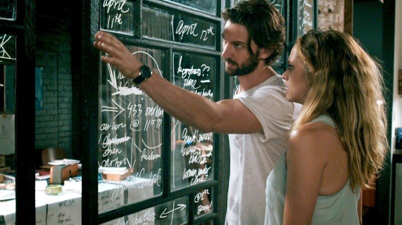 L-R: Dylan (Michiel Huisman) und Sarah (Teresa Palmer) – Bild: RTL II