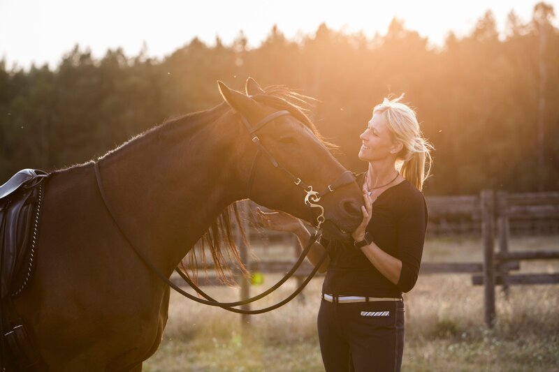 Pferdeprofi Katja Schnabel – Bild: MG RTL D /​ Sebastian Pfütz