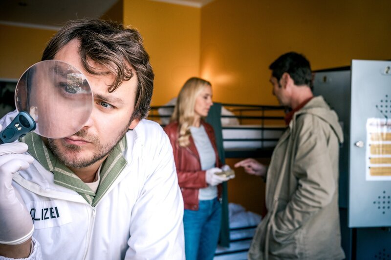 (v.li.): Julius Rubatsch (Max Fischnaller), Penny Lanz (Lilian Klebow), Klaus Lechner (Andreas Kiendl). – Bild: ORF /​ Satel Film /​ Luca Breuer
