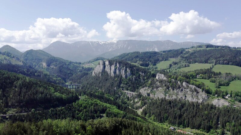 Blick auf das „Kalte Rinne“ – Viadukt. – Bild: ZDF und ORF/​Ranfilm