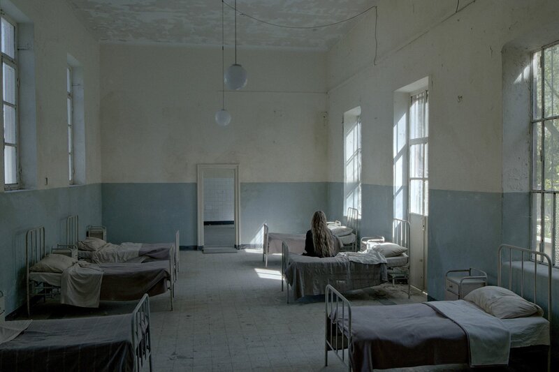 Lydia Welti-Escher in der geschlossenen psychiatrischen Klinik – Bild: SRF/Real Film GmbH Lydia Welti-Escher in der geschlossenen psychiatrischen Klinik – Bild: SRF/Real Film GmbH