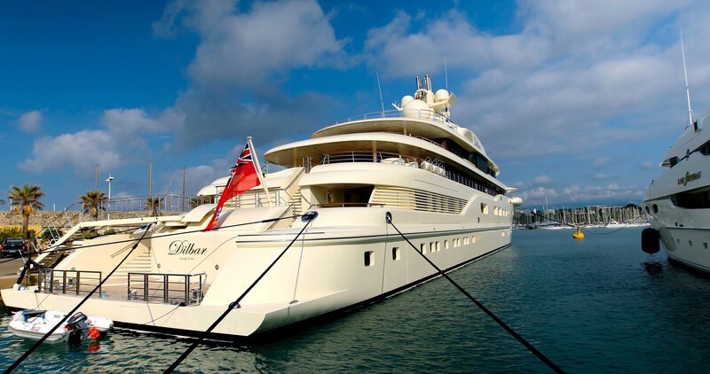 Ob die Strände von Saint Tropez, die Filmfestspiele von Cannes oder das Casino von Monte Carlo – die Côte d’Azur strahlt Luxus, Glamour und Dolce Vita aus. – Bild: ORF/​Ampersand