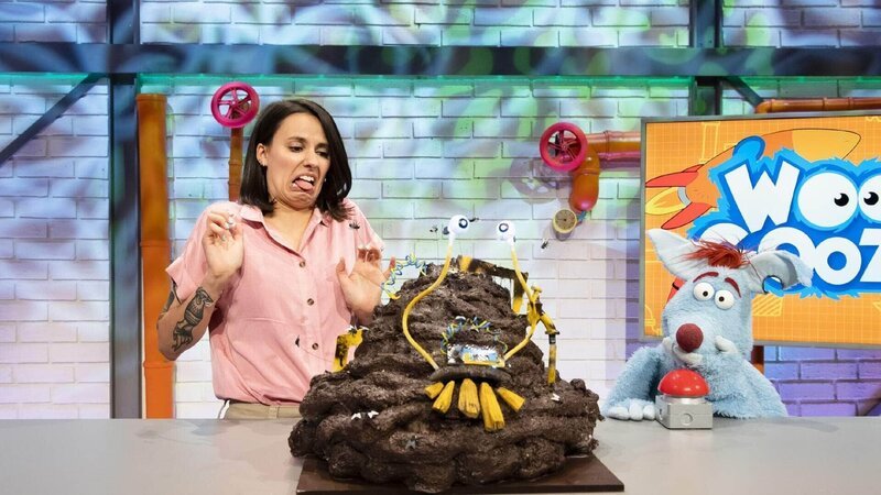Maria ekelt sich vor dem Ekelerkenner 3001. – Bild: SUPER RTL