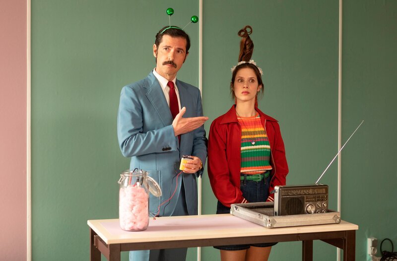 Didier Mathure (Melvil Poupaud) und Véra Clouseau (Daphné Patakia) – Bild: WDR/​Montebello Productions/​Studiocanal GmbH