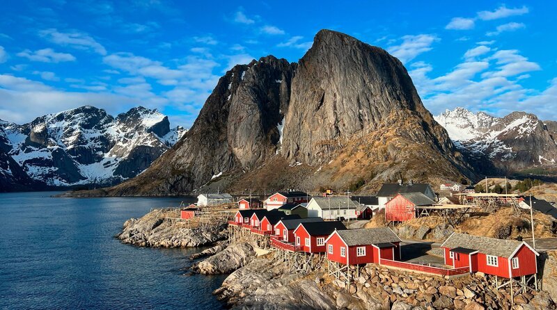 Reine – Fischerdorf auf den Lofoten – Bild: phoenix/​rbb