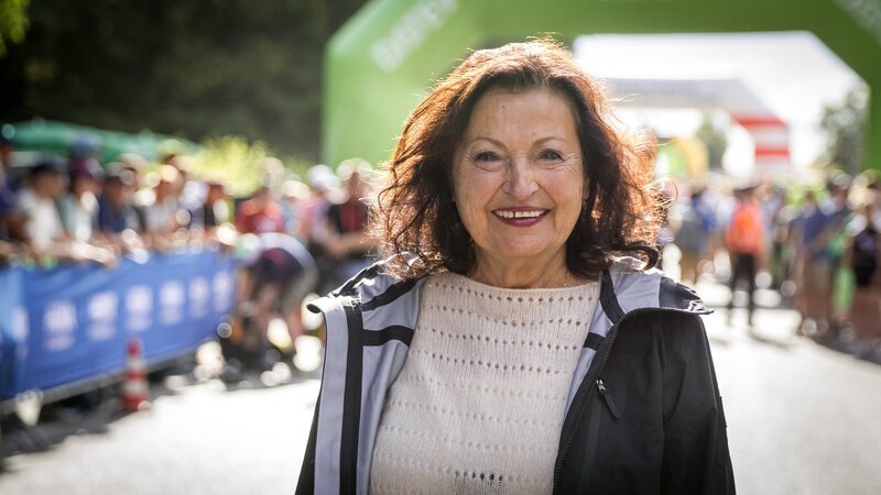 Alice im Porträt. – Bild: Tobias Tempel /​ BR