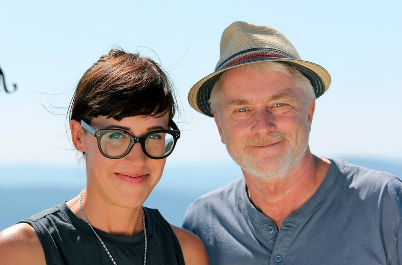 Eva Karl Faltermeier und Werner Schmidbauer auf dem Osser (1293m) bei Lam im Bayerischen Wald. – Bild: BR/​Werner Schmidbauer
