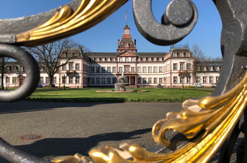 Blick auf Schloss Philippsruhe in Hanau. – Bild: HR/​Friso Richter
