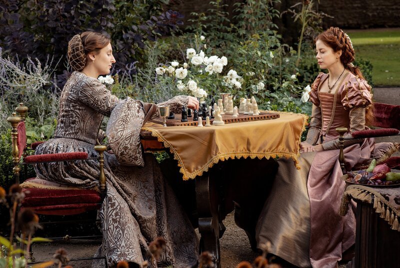 Maggie Pole (l., Laura Carmichael) und Catherine of Aragon (r., Charlotte Hope). – Bild: WDR/​Starz Entertainment, LLC/​TSP Productions LTD