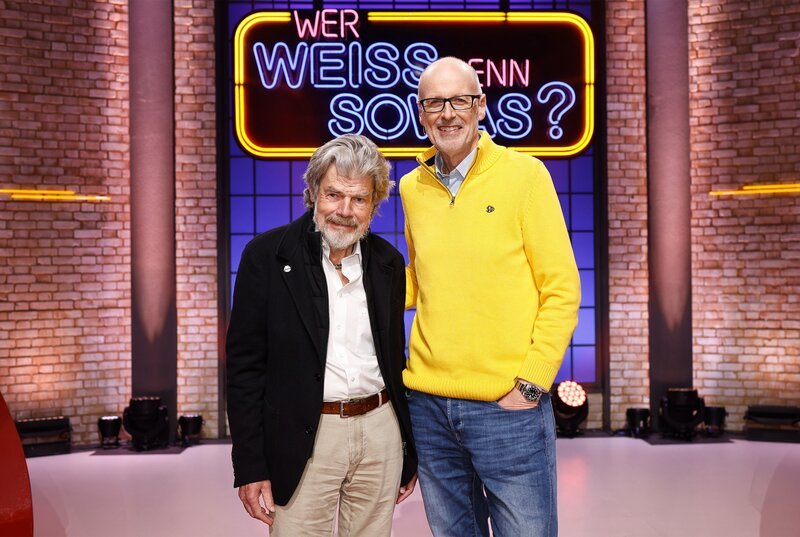 Die Kandidaten dieser Sendung: Der Extrembergsteiger, Abenteurer und Buchautor Reinhold Messner (l.) und der Förster, Autor und Naturschützer Peter Wohlleben (r.). – Bild: ARD/​NDR/​UFA SHOW & FACTUAL/​Morris Mac Matzen