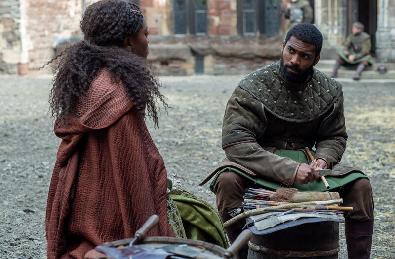 Lina de Cardonnes (Stephanie Levi-John, l.), Oviedo (Aaron Cobham, r.) – Bild: WDR/​Starz/​TSP Productions LTD