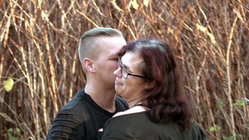 Nicole und René planen ein romantisches Fotoshooting. – Bild: RTLZWEI