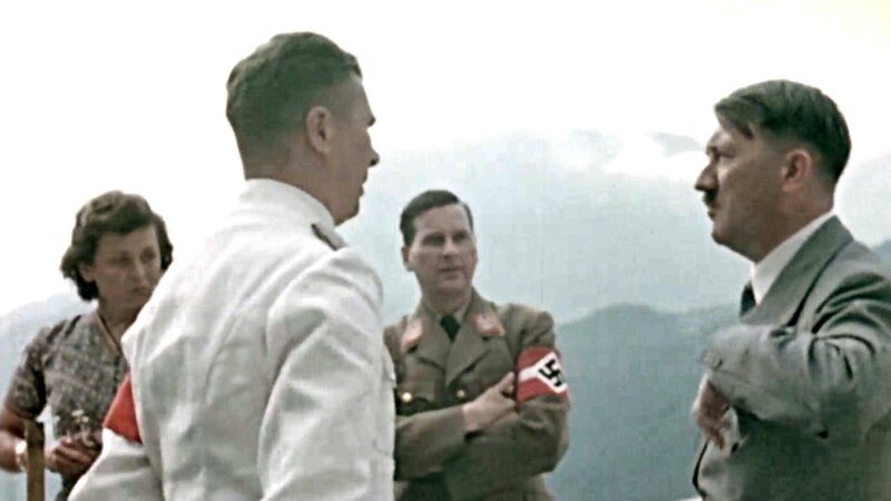 Sehen und gesehen werden: Auf Hitlers Berghof versammelt sich die Nazi-Elite. – Bild: ORF/​ZDF/​NARA