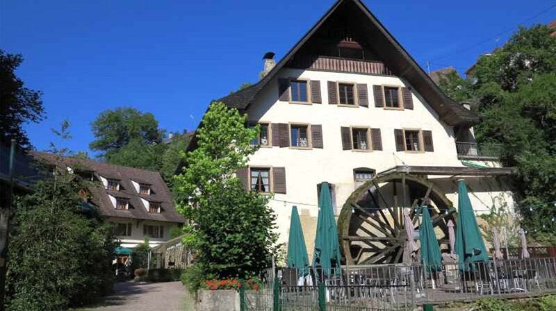 Die historische Bibermühle in Tengen-Blumenfeld ist heute ein idyllisches Restaurant. – Bild: SWR/​Anja Rösner