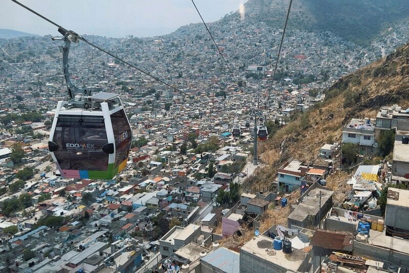 Seilbahnen für die Stadt – Kann eine Alpen-Technologie den ÖPNV retten? – Bild: SRF/​NZZ Format /​ ZDF und SRF/​NZZ Format