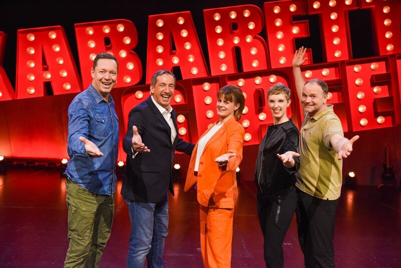 v.li.: Alex Kristan, Viktor Gernot, Eva Maria Marold, Sonja Pikart, Thomas Stipsits. – Bild: ORF/​E&A Film/​Hubert Mican
