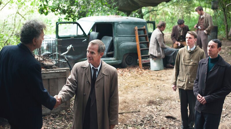 v.l.n.r. Danny Smart (Steven Blake), Geordie Keating (Robson Green), Leonard Finch (Al Weaver) und Jim Baker (Tom Glenister). – Bild: WDR/​BBC