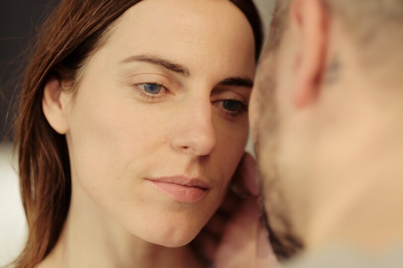 Antje Traue (Eva), Murathan Muslu (Georg) – Bild: ORF/​Mona Film/​Petro Domenigg