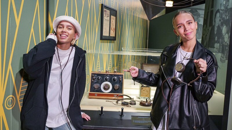Lisa und Lena im TECHNOSEUM – Bild: SWR/​tvision/​Martin Beume