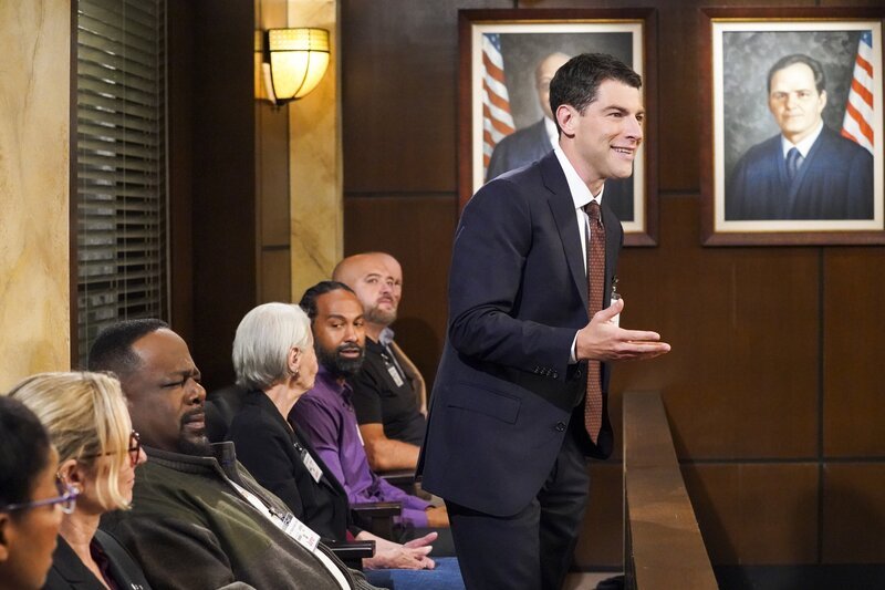 Dave Johnson (Max Greenfield) – Bild: CBS Broadcasting Inc. All Rights Reserved. /​ Monty Brinton