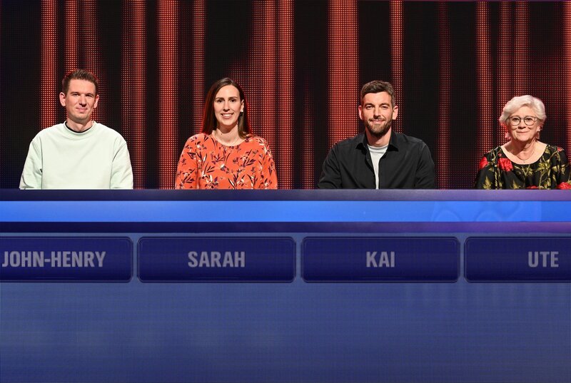 Die Kandidat:innen (v.l.n.r. am Panel): John-Henry Gzresch, Sarah Hagemann, Kai Rohrschneider, Ute Thaden. – Bild: ARD/​Uwe Ernst