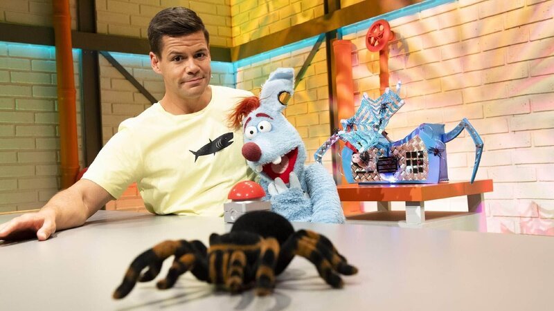 Woozle hat panische Angst vor Spinnen, weil vor 15 Jahren die gesamte Familie Goozle von einer verflucht worden ist. Und ausgerechnet heute soll sich dieser Fluch erfüllen. – Bild: SUPER RTL
