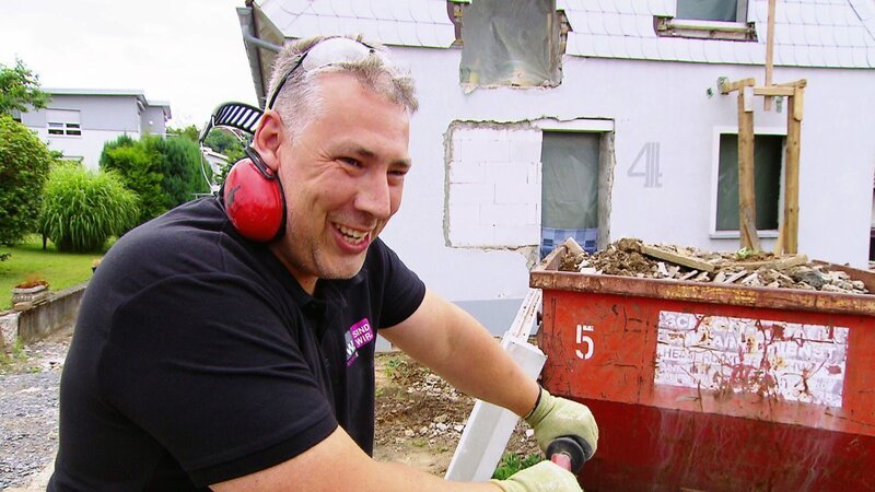 Alex ist immer noch in bester Stimmung – Bild: RTL II