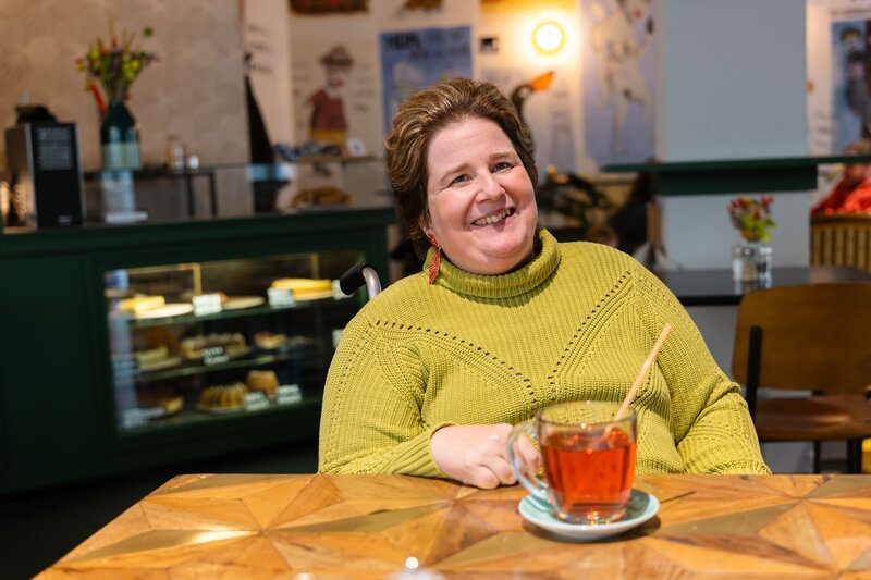 Kristina Biburger im Porträt. – Bild: Max Beck /​ BR