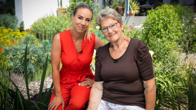 Hinter den Hecken Gelber Steingarten in Mellingen AG Staffel 6 Folge 7 Nicole Berchtold und Brigitte Brunner – Bild: SRF