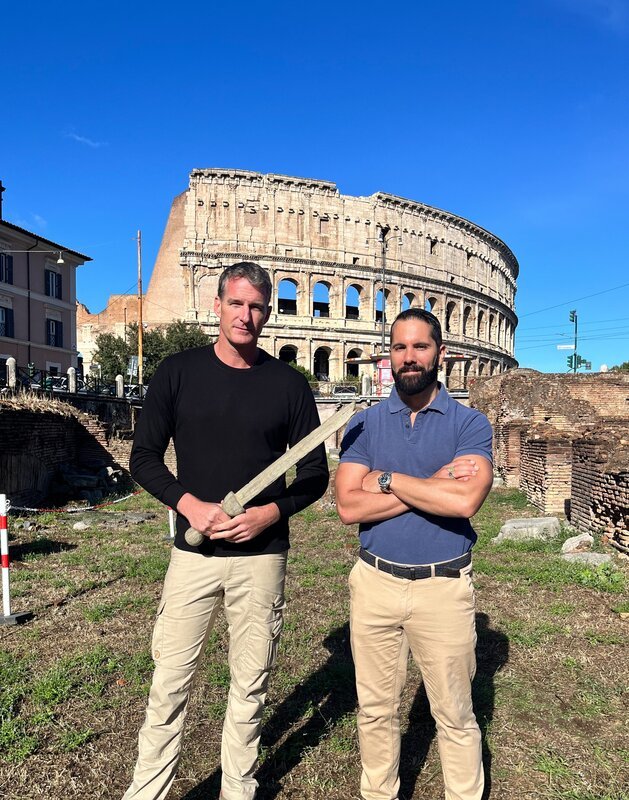 Dan and Interviewee Alexander Mariotti at the Ludus Magnus in the shadow of the Colosseum – Bild: History