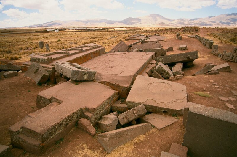 It is thought that in ancient times, the Puma Punka structure may have been a dock on the shore of Lake Titicaca, now 12 miles away. – Bild: A&E Networks, LLC.