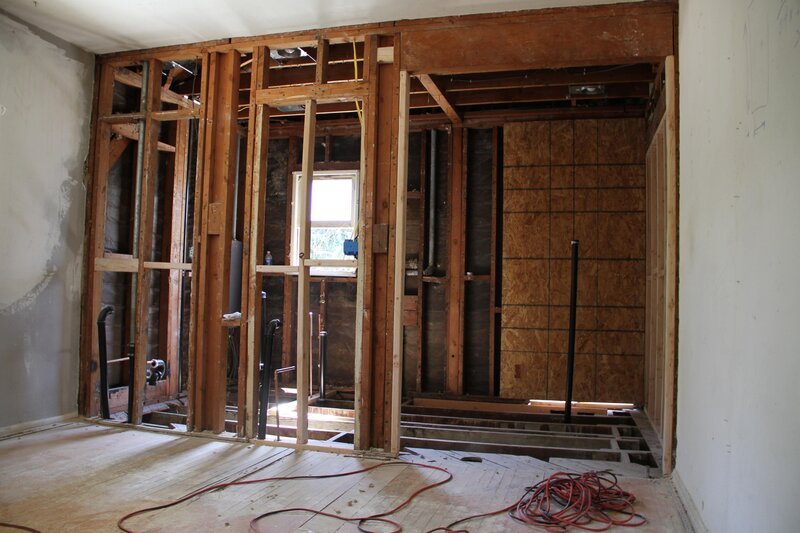 Christina und Tarek El Moussa kaufen preiswert Häuser auf und stecken all ihre Energie in die Renovierung und Sanierung. Anschließend hoffen sie auf einen gewinnbringenden Weiterverkauf … – Bild: HGTV/​Scripps Networks, LLC.