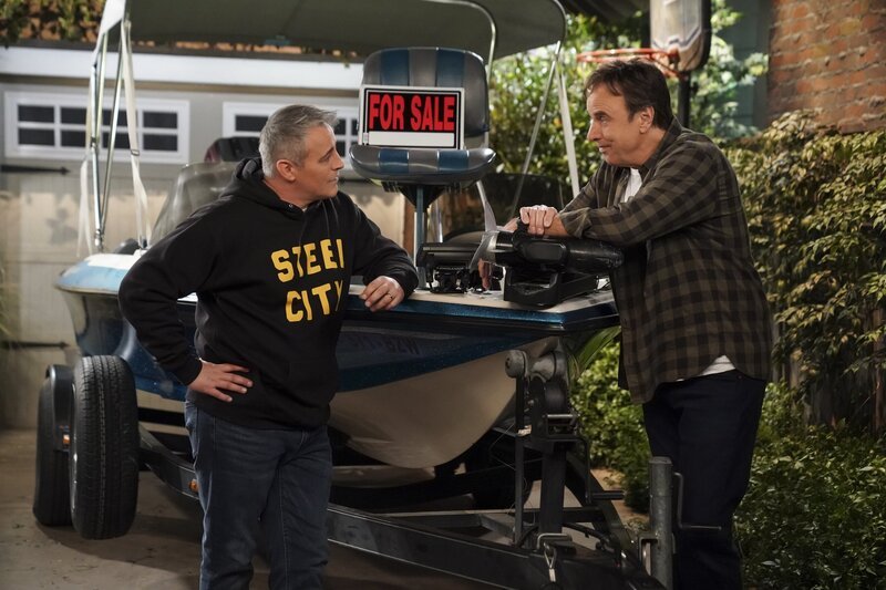 Adam Burns (Matt LeBlanc, l.); Don Burns (Kevin Nealon, r.) – Bild: 2020 CBS Broadcasting, Inc. All Rights Reserved /​ Sonja Flemming Lizenzbild frei