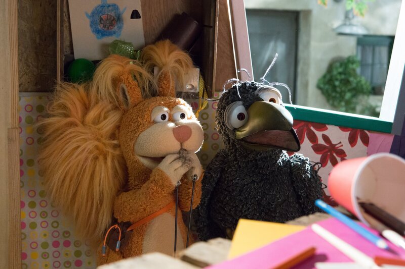 Ella (Anna Menzel) und Rudi (Lennart Morgenstern) bekommen einen Riesenschreck. Gibt es das wilde Möfflon wirklich? – Bild: ZDF/​Zia Ziarno
