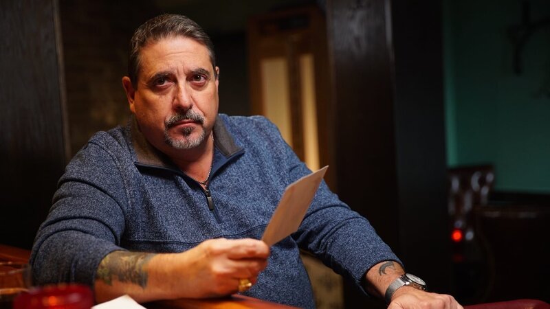 Steve DiSchiavi reaches out to local author, Lisa Hawker about the homicide of a gangster that might help his case in Westminster, CO as seen on Travel Channel’s The Dead Files. – Bild: Discovery, Inc. All Rights Reserved.